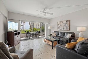 スマートテレビ、テーブルサッカー台、卓球台