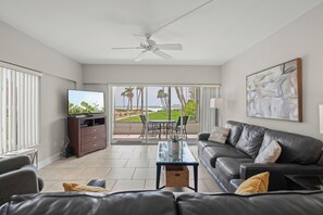 Een smart-tv, tafelvoetbal en een tafeltennistafel