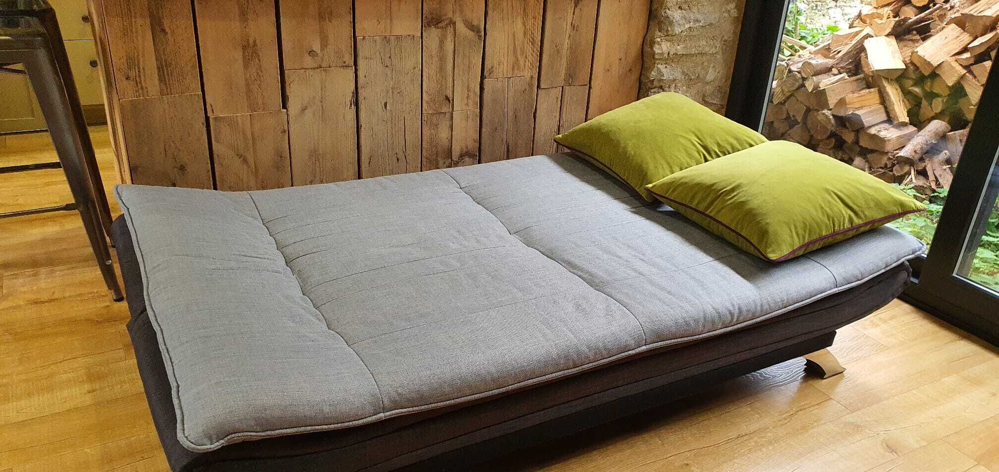 1 Schlafzimmer, Schreibtisch, Bügeleisen/Bügelbrett, Reisekinderbett