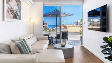 Smart TV, Netflix, streaming services