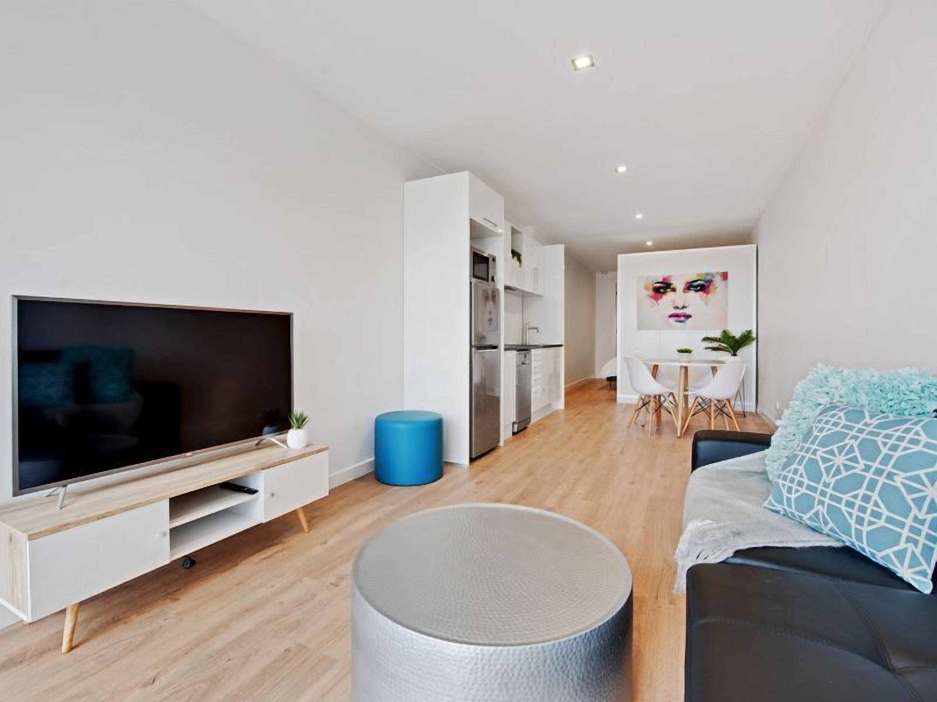 Steps to the sand | Belle Vista 2 Apartment Seacliff — image 15