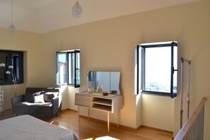 1 quarto, ferros/tábuas de passar roupa, acesso à internet