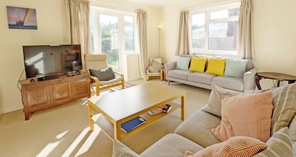 Beacon Square, Emsworth - a family house that sleeps 8 guests in 3 bedrooms