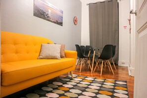 TV - My Home Lisbon, Magnificent Apartment in the Heart of Lisbon!         (Lisboa)