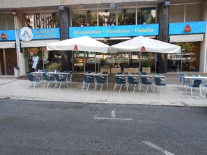 Outdoor dining - My Home Lisbon, Magnificent Apartment in the Heart of Lisbon!         (Lisboa)