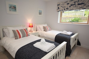 3 bedrooms, iron/ironing board, Internet, bed sheets