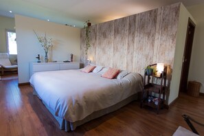 5 slaapkamers, een kluis op de kamer, een bureau