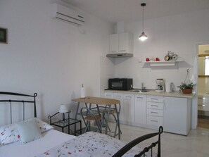 1 bedroom, iron/ironing board, free WiFi, bed sheets - Lumbardina Studio, Top location (Lumbarda)