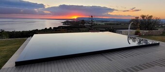 Timeless: indipendent villa with infinity pool and breathtaking panoramic view