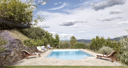 Beautiful villa with spectacular views in a rural location