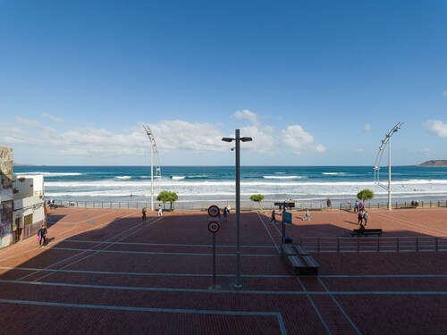 Mirando al Mar By CanariasGetaway