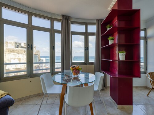 Mirando al Mar By CanariasGetaway