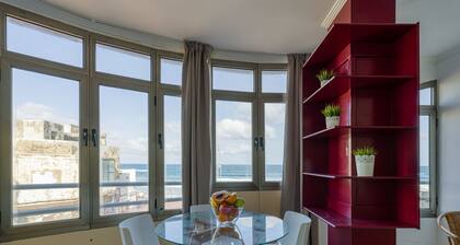 Mirando al Mar By CanariasGetaway