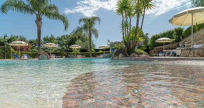 Villa-Rosi appartement de deux piĂšces dans une villa avec piscine