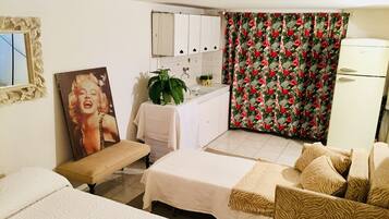 5 bedrooms, in-room safe, iron/ironing board, travel crib