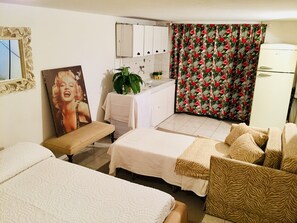 5 bedrooms, in-room safe, iron/ironing board, travel crib