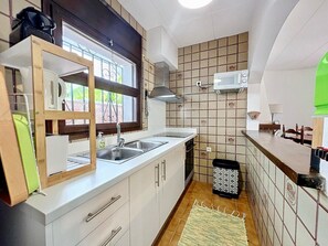 Fridge, microwave, coffee/tea maker, toaster