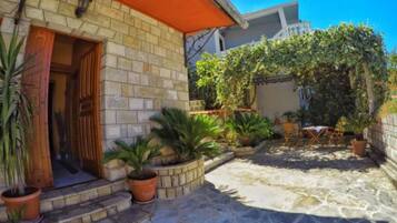 Majoituspaikan sisäänkäynti