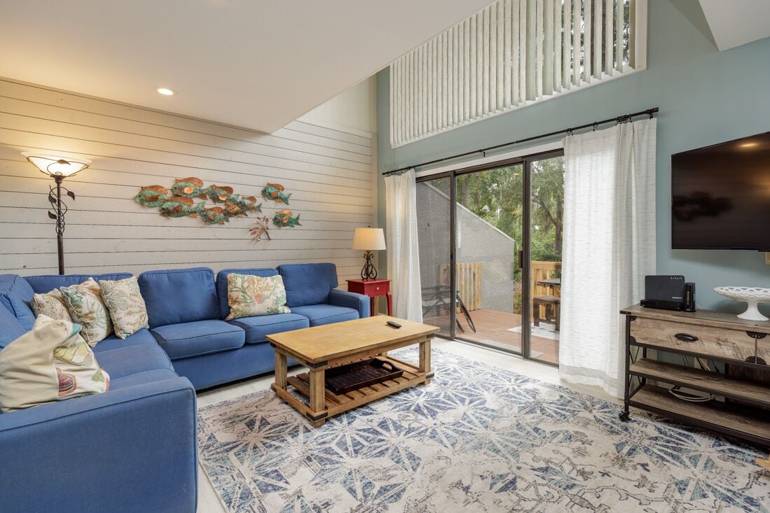 Beautiful Ocean Gate Villa, Community Pool, Short Walk to Beach, Free Bikes