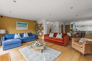 Televisión, libros y estéreo 