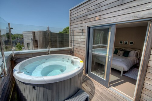 Belle maison de vacances avec bain à remous, à quelques pas de la plage de Talland ...