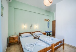 1 bedroom, iron/ironing board, Internet, bed sheets - Lefteri's Rooms I (Apartment With Sea View) (Αγ. Γαλήνη)