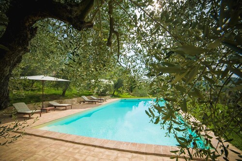 Belle villa avec grande piscine près de Rome dans les collines de Sabina 6-12 personnes