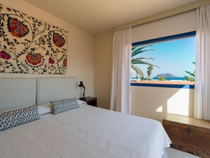 3 slaapkamers, een strijkplank/strijkijzer, gratis wifi, beddengoed