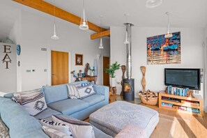 TV - Beautiful holiday home, just a walk away from Talland beach... (Looe)