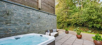 Bella casa per le vacanze con vasca idromassaggio, terrazza panoramica e ampio patio