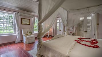 Suite Deluxe, 1 cama de matrimonio grande, en la zona del jardín | 1 dormitorio, decoración individual, mobiliario individual