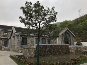 Front of property - Bloom Over The Sea by JinSpecial (Zhoushan)