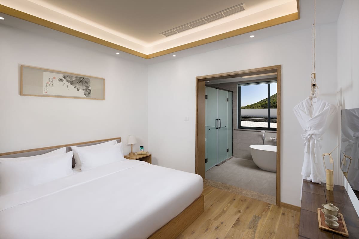 Minibar, coffres-forts dans les chambres, bureau, chambres insonorisées