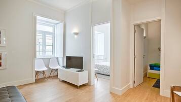 2 bedrooms, iron/ironing board, rollaway beds, free WiFi