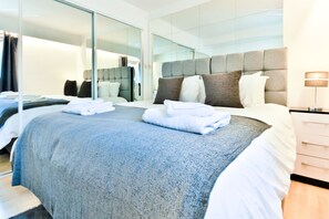 2 habitaciones, tabla de planchar con plancha, internet y ropa de cama 