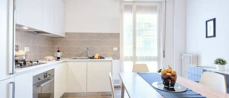 Fridge, oven, stovetop, toaster