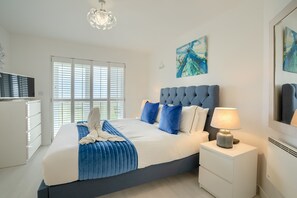 2 Schlafzimmer, Schreibtisch, schallisolierte Zimmer