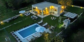 Exterior - Luxury Villa In Split, Few Minutes To Center, Beaches, Shopping, Sport Courts (Split)