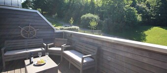 Beautiful holiday home, just a walk away from Talland beach...