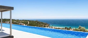 Villa Amaranta- Piscina de 25 m- Spa- Sauna. Vistas de la Playa