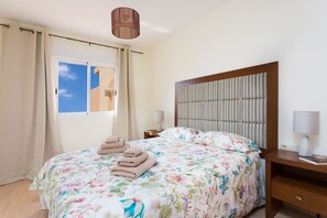 2 bedrooms, iron/ironing board, free WiFi, bed sheets