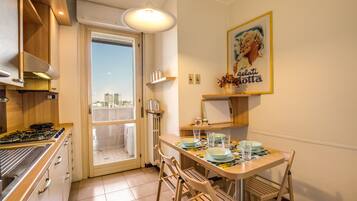 Réfrigérateur, four, plaque de cuisson, lave-vaisselle