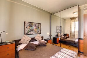 3 bedrooms, iron/ironing board, travel crib, WiFi