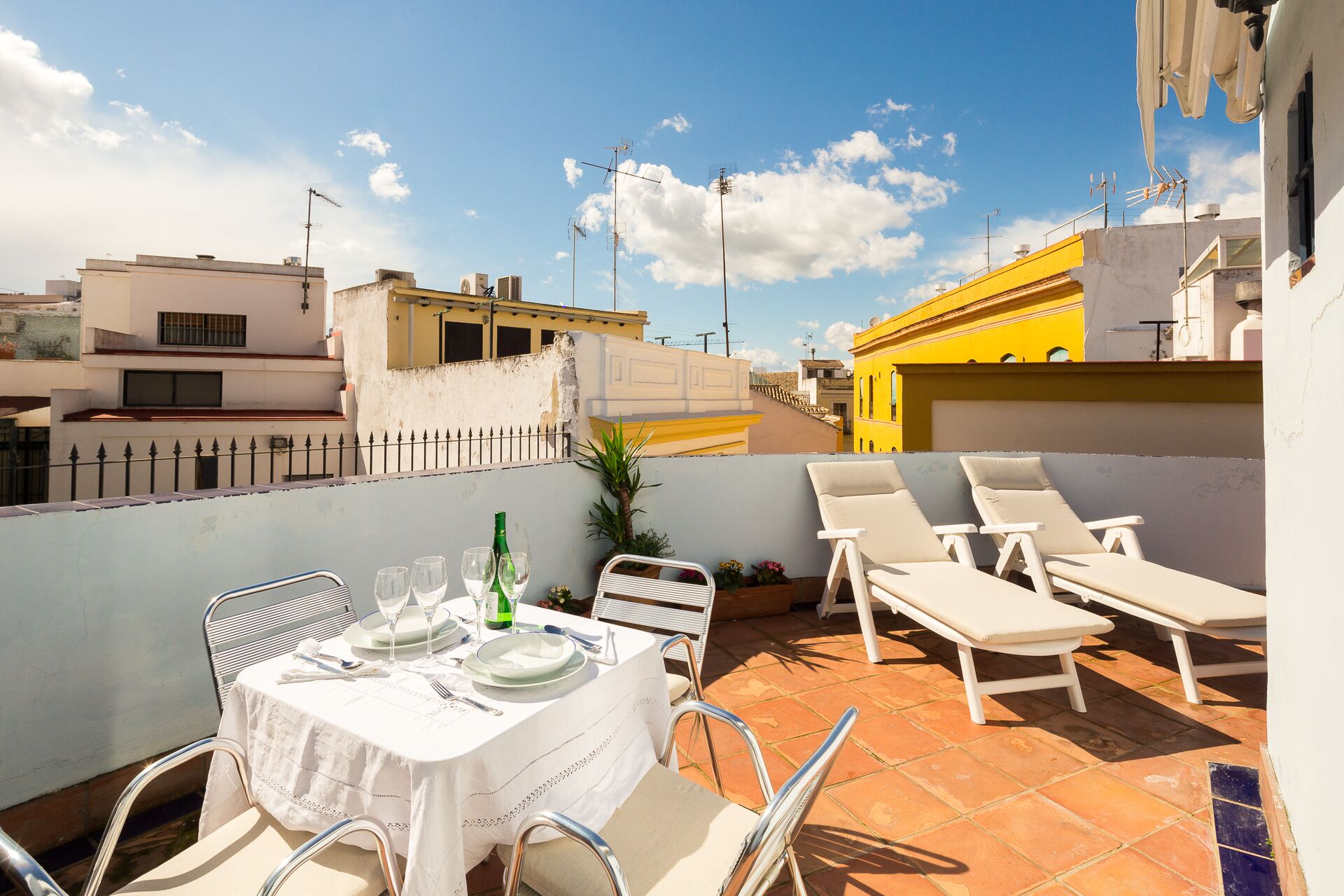 屋外ダイニングエリア