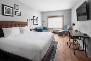 Phòng Suite Junior, 1 giường cỡ king và sofa giường, không hút thuốc | Bộ đồ giường cao cấp, chăn bông, nệm có lớp đệm bông 