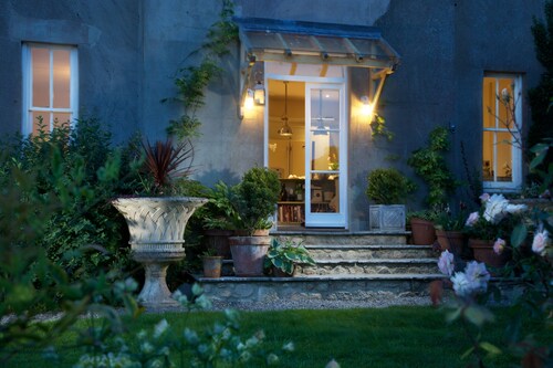 Devon Holiday Home with large garden, hot tub, Sleeps 9. Dartmoor. England