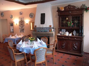 Daily buffet breakfast for a fee - Hotel Altes Gasthaus Düsterbeck (Emsdetten)