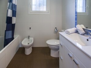 Shower, towels