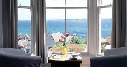 Stunning views from a beautiful spacious house close to beach and town