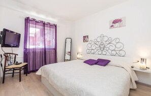 4 bedrooms, free WiFi, bed sheets